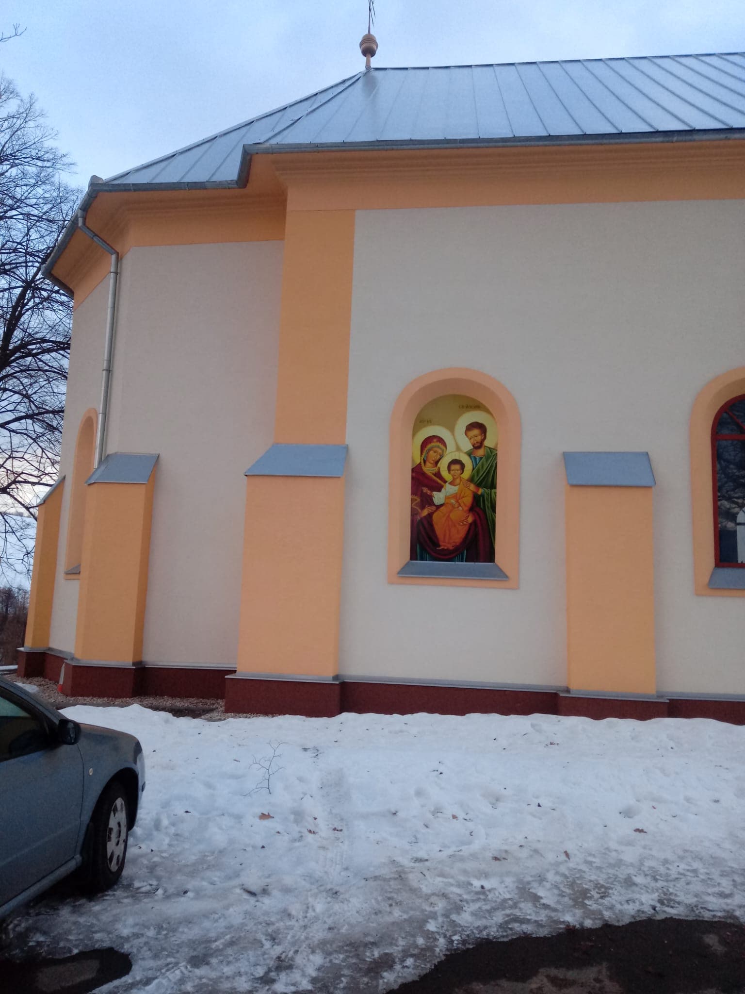 Obnova fasády a okolia kostola - Pčolinné - fotka 5