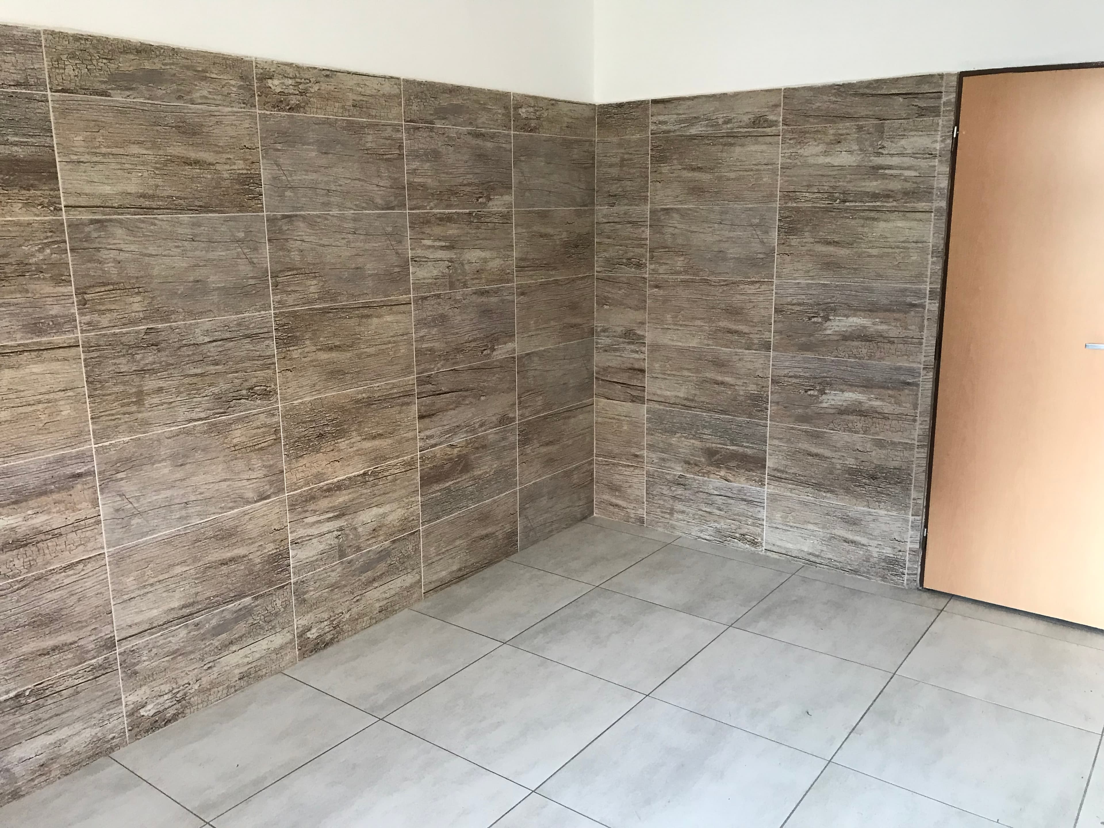 Obnova schodísk a spoločných priestorov - Bytový dom - Snina - fotka 41