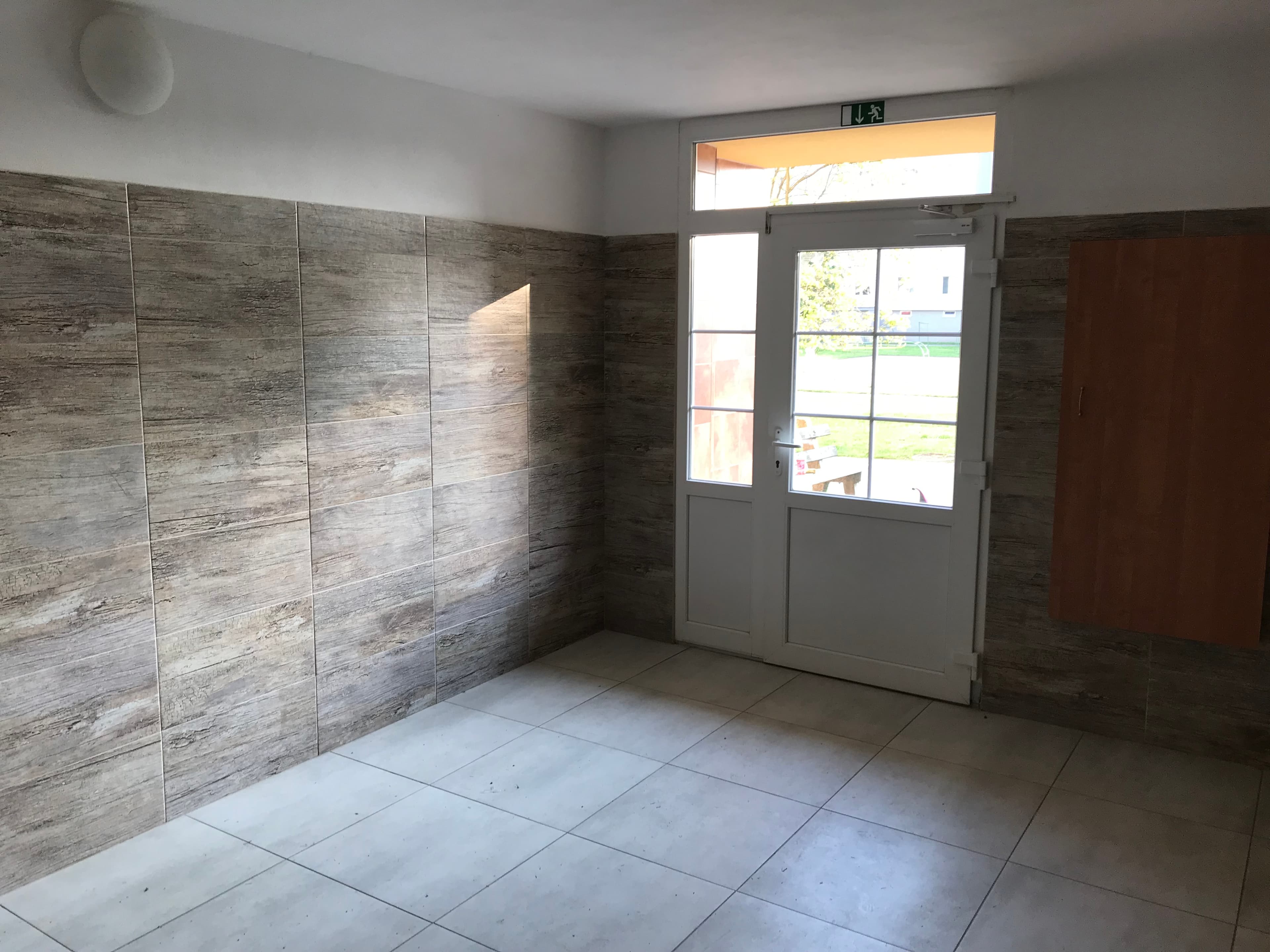 Obnova schodísk a spoločných priestorov - Bytový dom - Snina - fotka 34