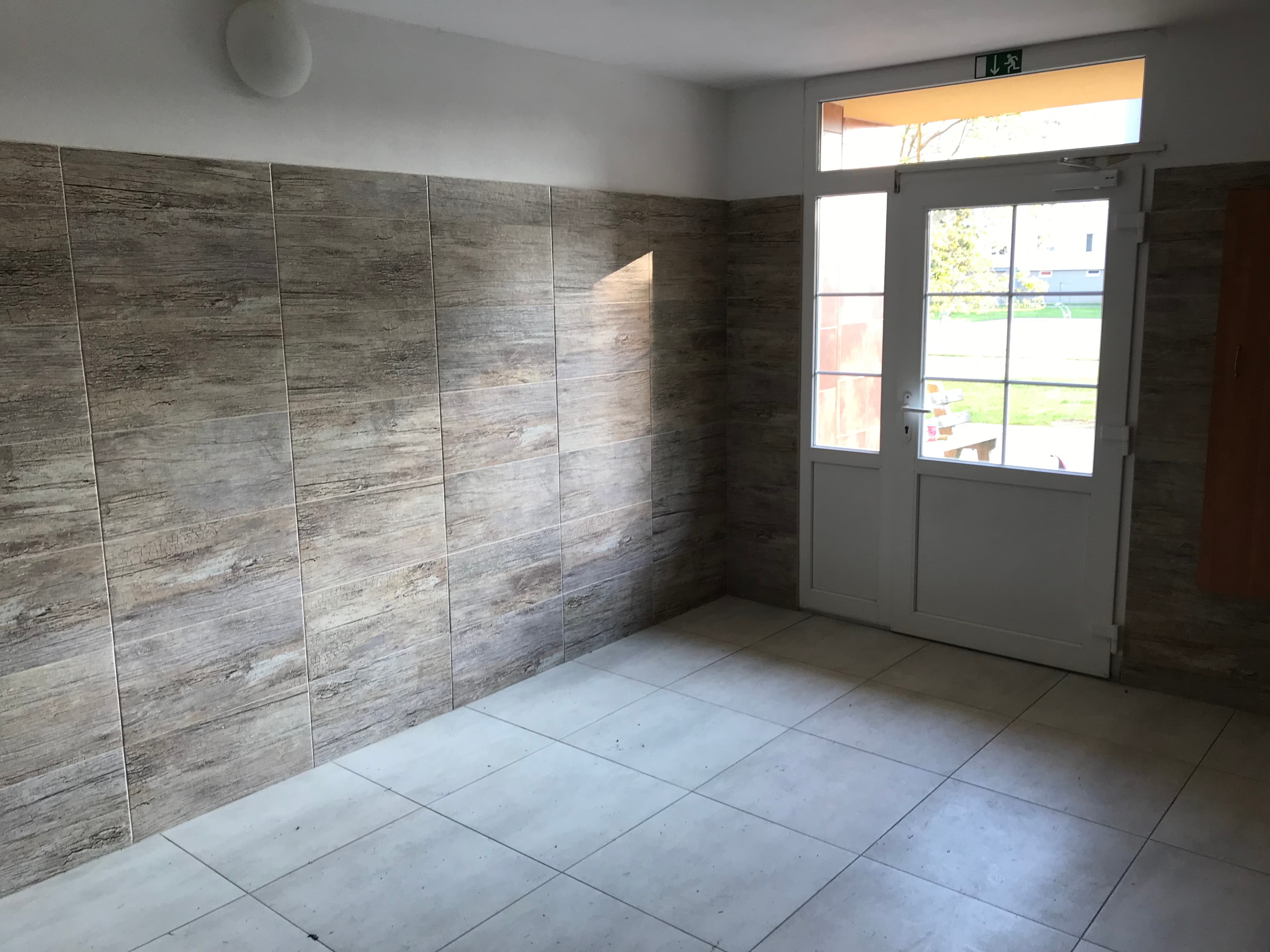 Obnova schodísk a spoločných priestorov - Bytový dom - Snina - fotka 32