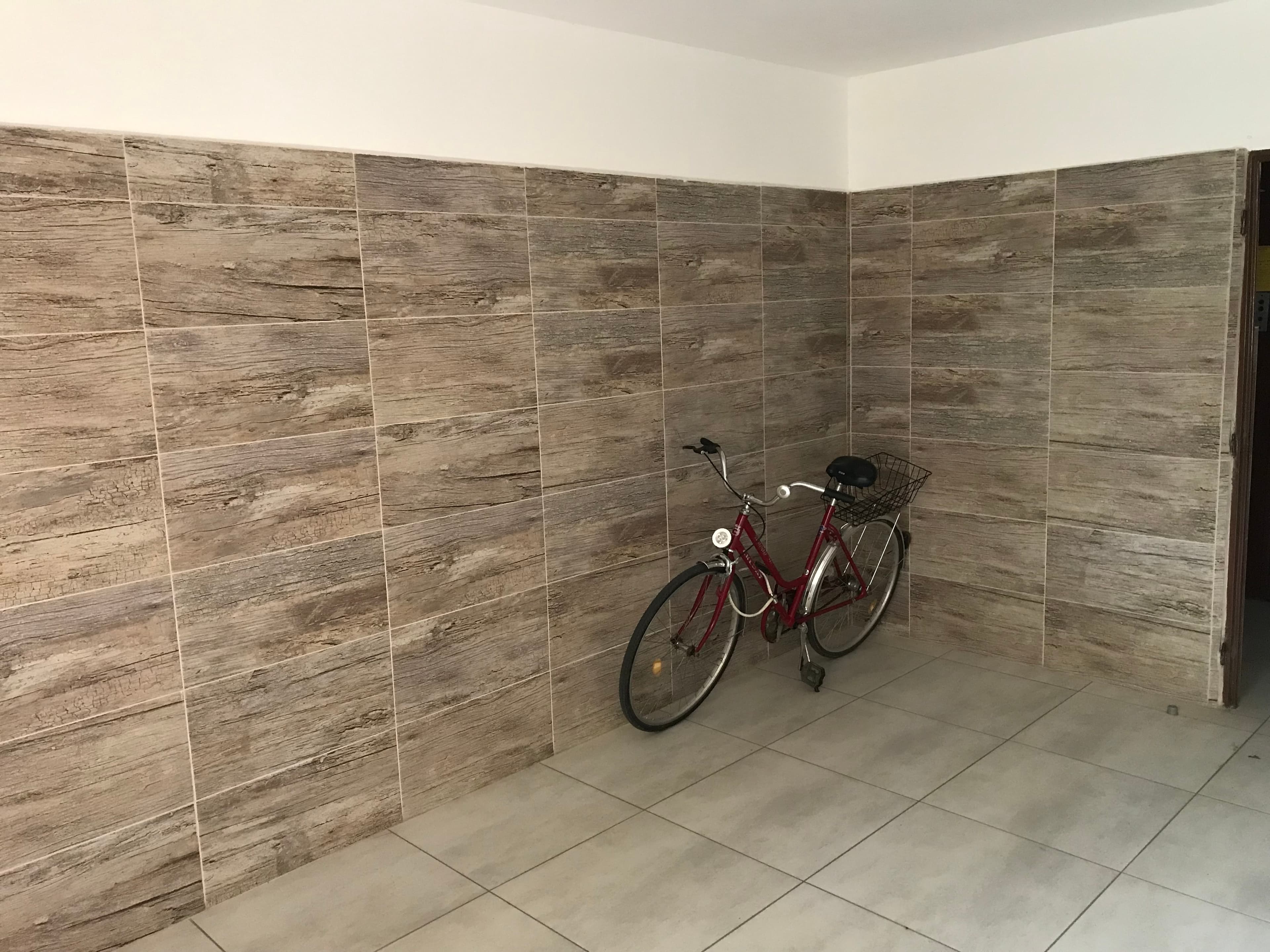 Obnova schodísk a spoločných priestorov - Bytový dom - Snina - fotka 4