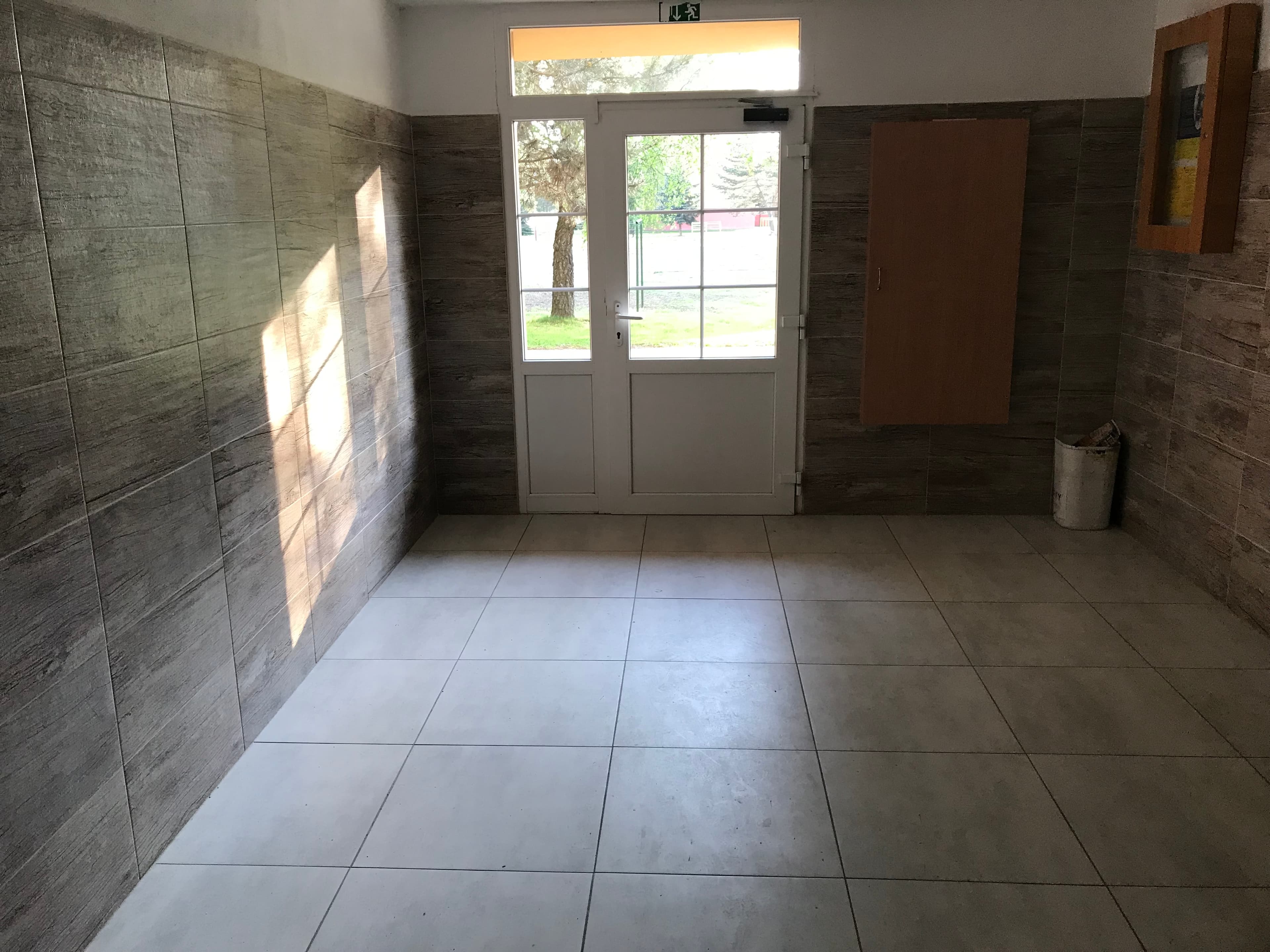 Obnova schodísk a spoločných priestorov - Bytový dom - Snina - fotka 2