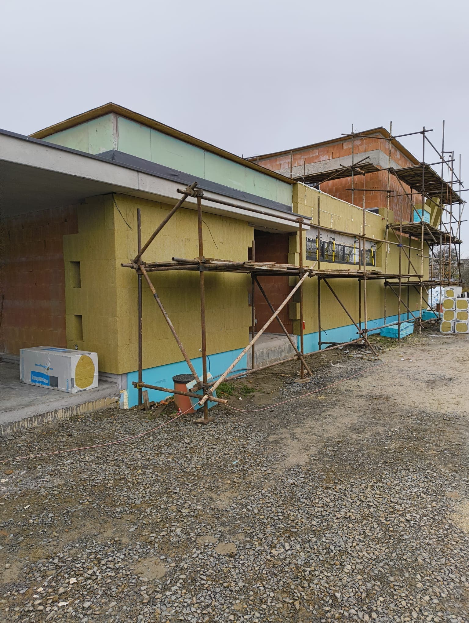 Zateplenie rodinného domu - Michalovce - fotka 2