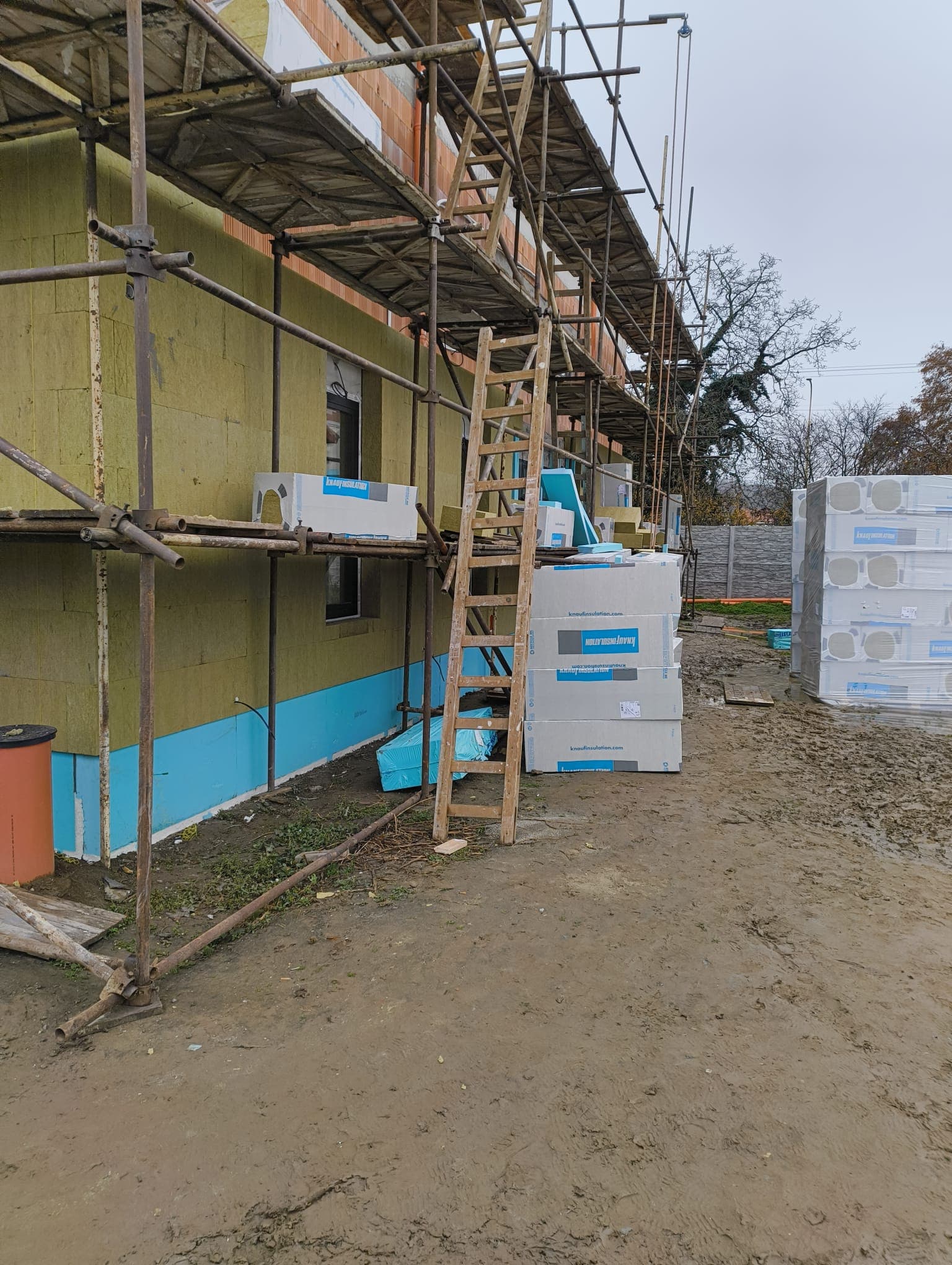 Zateplenie rodinného domu - Michalovce - fotka 1